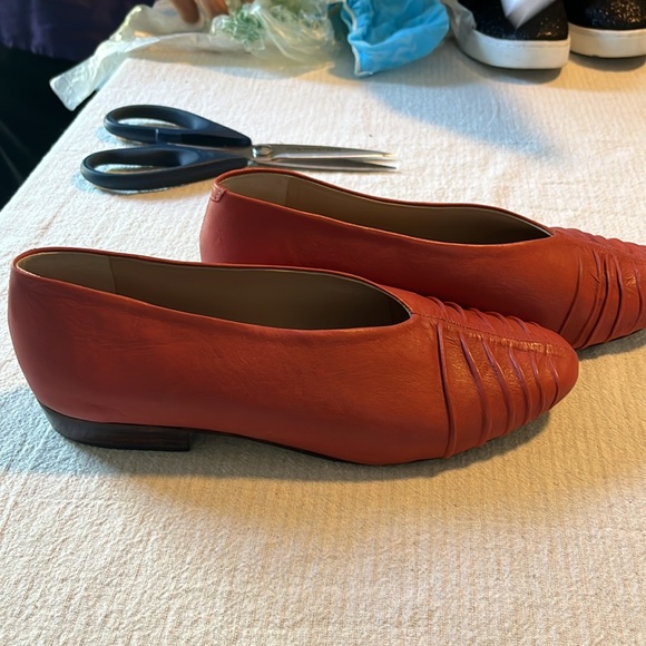 Birdo Flight- pair of mocassins - Picture 2 of 7